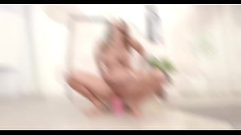 Vittoria divine testing the handmade balldog size xl with additional anal fisting ah094