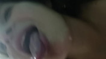 Me llevo a mi vecina para un hotel mientras su marido no se encuentra