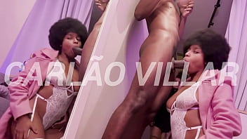 A pretinha ficou rebolando enquanto eu recebia uma mamada na live