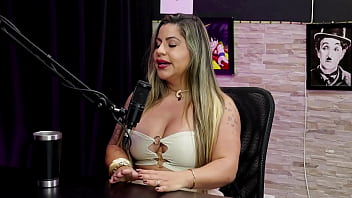 é a caminhoneira mais safada do brasil fez um marketing com qr code os hates é uma prova passou por preconceito na contratação e os vídeos explícitos juli figueiró watch sheer red