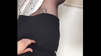 Coucou un petit aperçu de ma petite exhib d'aujourd'hui alors culotte ou pas