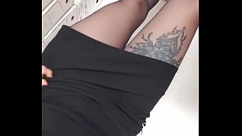 Coucou un petit aperçu de ma petite exhib d'aujourd'hui alors culotte ou pas