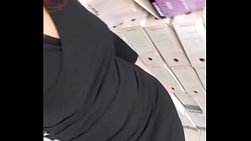 Coucou un petit aperçu de ma petite exhib d'aujourd'hui alors culotte ou pas