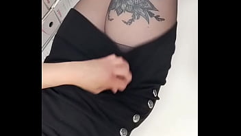 Coucou un petit aperçu de ma petite exhib d'aujourd'hui alors culotte ou pas