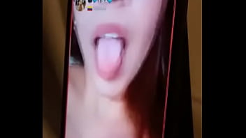 Colombiana le gusta que le vean como se masturba