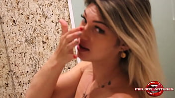 Loiraça caiu na net se masturbando Loiraça caiu na net se masturbando