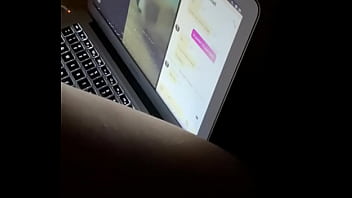 Ella nuevamente haciendo que otro se venga