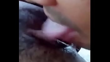 मेने मेरी गर्ल फरेन्ड की चूत चाटी। मेने मेरी गर्ल फरेन्ड की चूत चाटी।