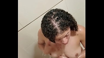 Mi hermanastra se dio cuenta que la estaba grabando