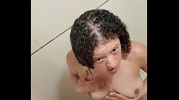 Mi hermanastra se dio cuenta que la estaba grabando