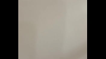 Mi hermanastra se dio cuenta que la estaba grabando