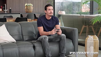 Do you want to see isabella angelina work out