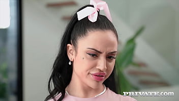 Do you want to see isabella angelina work out