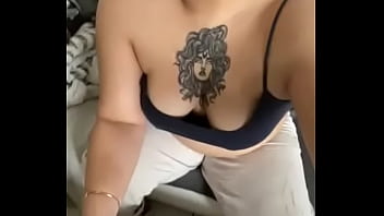 Tu aimes me voir fumer abonnes toi réserves un show ou une demande de