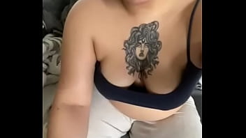 Tu aimes me voir fumer abonnes toi réserves un show ou une demande de