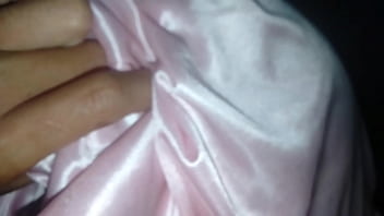 รูหีที่แฉะเมื่อฉันแหย่ควยเข้าไปในรูหี