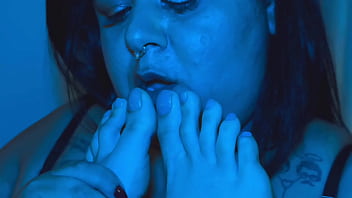 All you need is a good toes sucking to brighten up your day