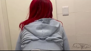 Comi minha madrasta no banheiro da loja chegando em casa a safada queria só pau no cuzinho