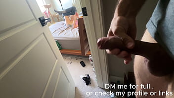 Full 30min the roomate asks to make her pregnant cum deep inside my pussy