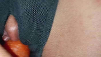 แครอทแหย่รูหีจนน้ำแตก