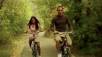 Sara alina let somebody music video