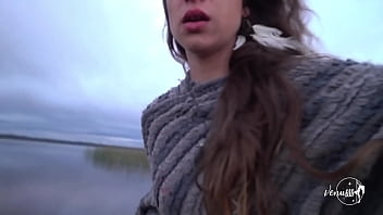 Hippie aventureira com tesão goza na beira da lagoa mochilando pelo sul Hippie aventureira com tesão goza na beira da lagoa mochilando pelo sul