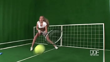 Ace with a jumbo racket