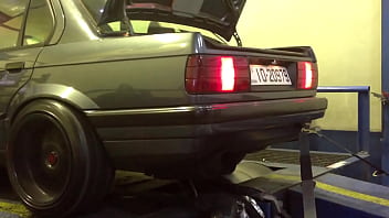 Nonton Bmw E30 Dyno Pull thumbnail