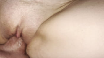 Antes de dormir ela quer porra na buceta