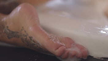 Sensual bath in the jacuzzi with a lot of foam and very sexual masturbation by susy gala