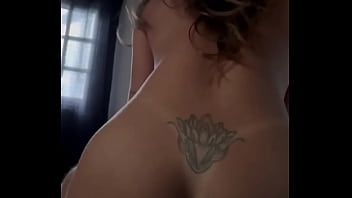 Sentando com o cuzinho