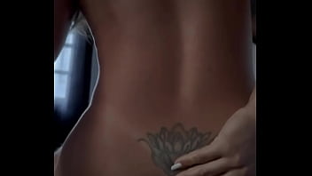 Sentando com o cuzinho