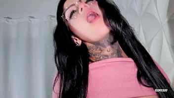 My girlfriend doesn't know that i fucked my stepsister