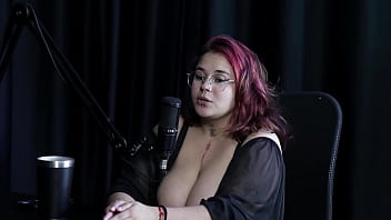 Loira passa creme nos enormes peitos da convidada e a chupa depois dela dizer que não é só vender uma foto por dinheiro melitta coffee watch sheer red