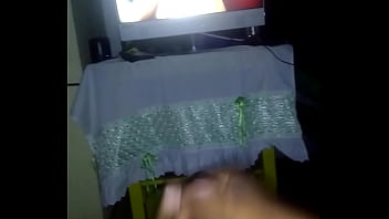 Sacándome la lechita para mi amiga