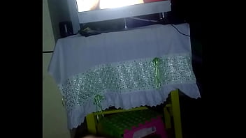 Sacándome la lechita para mi amiga