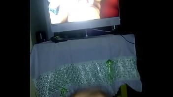 Sacándome la lechita para mi amiga