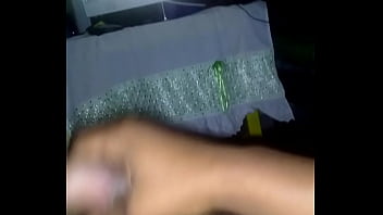 Sacándome la lechita para mi amiga