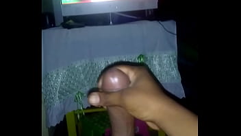 Sacándome la lechita para mi amiga