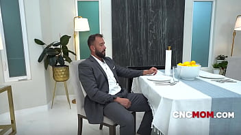 Curvy freeuse wifey packs his lunch while he fucks her standing everyday