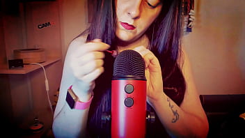 Sensual mouth sounds for beautiful italian milf