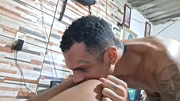 Só chupada e masturbação na novinha