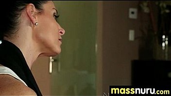 Sexy body gets a happy ending massage 4