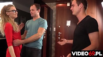 Darmowe filmy erotyczne nieplanowane spotkanie znajomych występuje sara