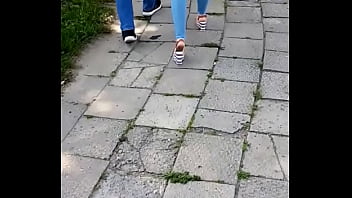 Seksowna milf nagrywana z ukrycia super laska