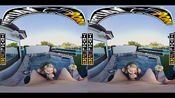 Virtual porn kimberly snow notices johnny's boner in the hot tub & can't resist getting a taste of it