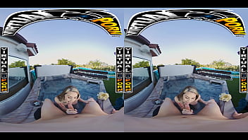 Virtual porn kimberly snow notices johnny's boner in the hot tub & can't resist getting a taste of it