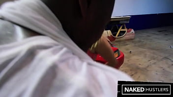 Car mechanic gets free pussy from white married slut who can’t afford repairs