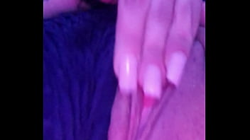 Me toco mientras veo porno