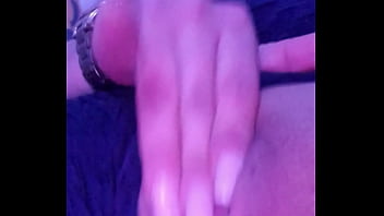 Me toco mientras veo porno